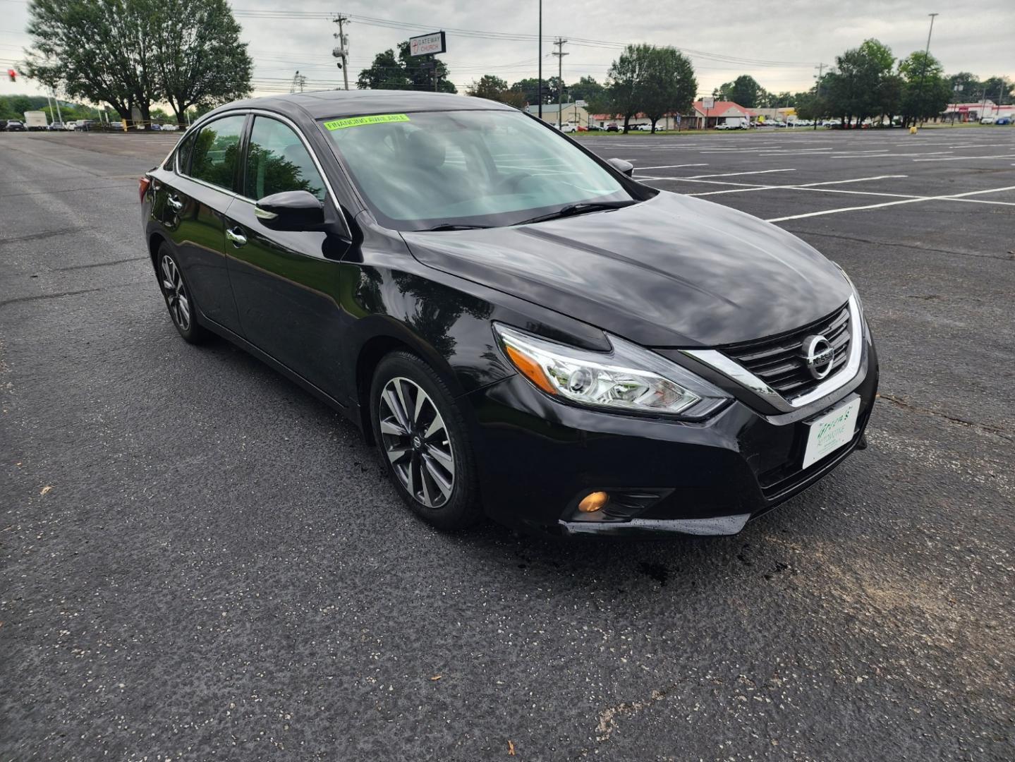 2016 BLACK /Black Nissan Altima 2.5 SV (1N4AL3APXGC) with an 2.5L L4 DOHC 16V engine, CVT transmission, located at 1221 Madison St., Shelbyville, TN, 37160, (931) 680-9439, 0.000000, 0.000000 - Photo#1